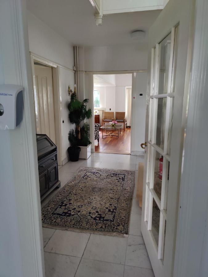 Vrijstaande Rietgedekte Villa Nabij Uitvalswegen Wassenaar Εξωτερικό φωτογραφία